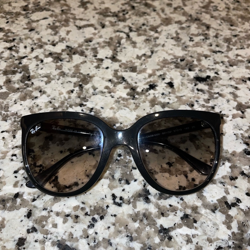 Ray-Ban women’s glasses